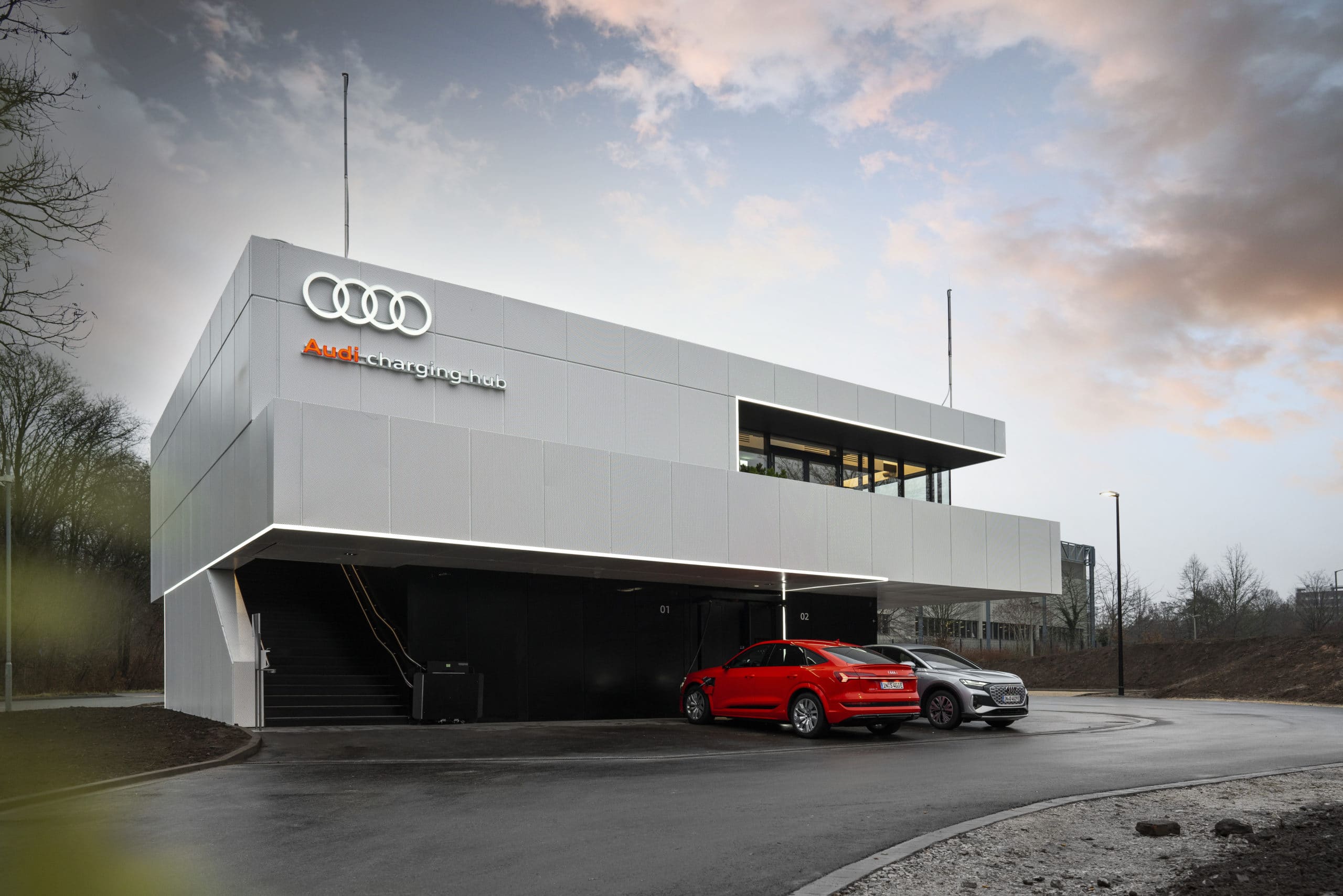 World first: start of the Audi charging hub